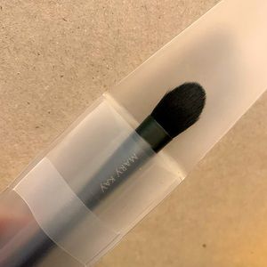 Mary Kay Cream Color Makeup Brush.